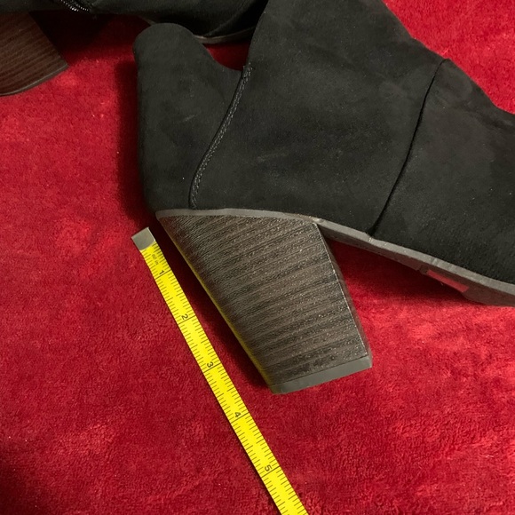 Z03- Fergalicious by Fergie Open Toe Booties faux suede black size 10 - Picture 7 of 8